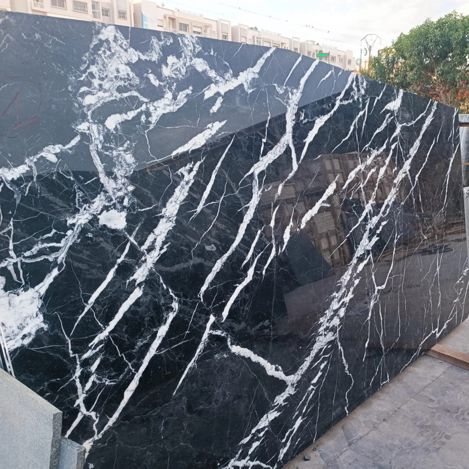 Marbre noir Veiny — image 2/3