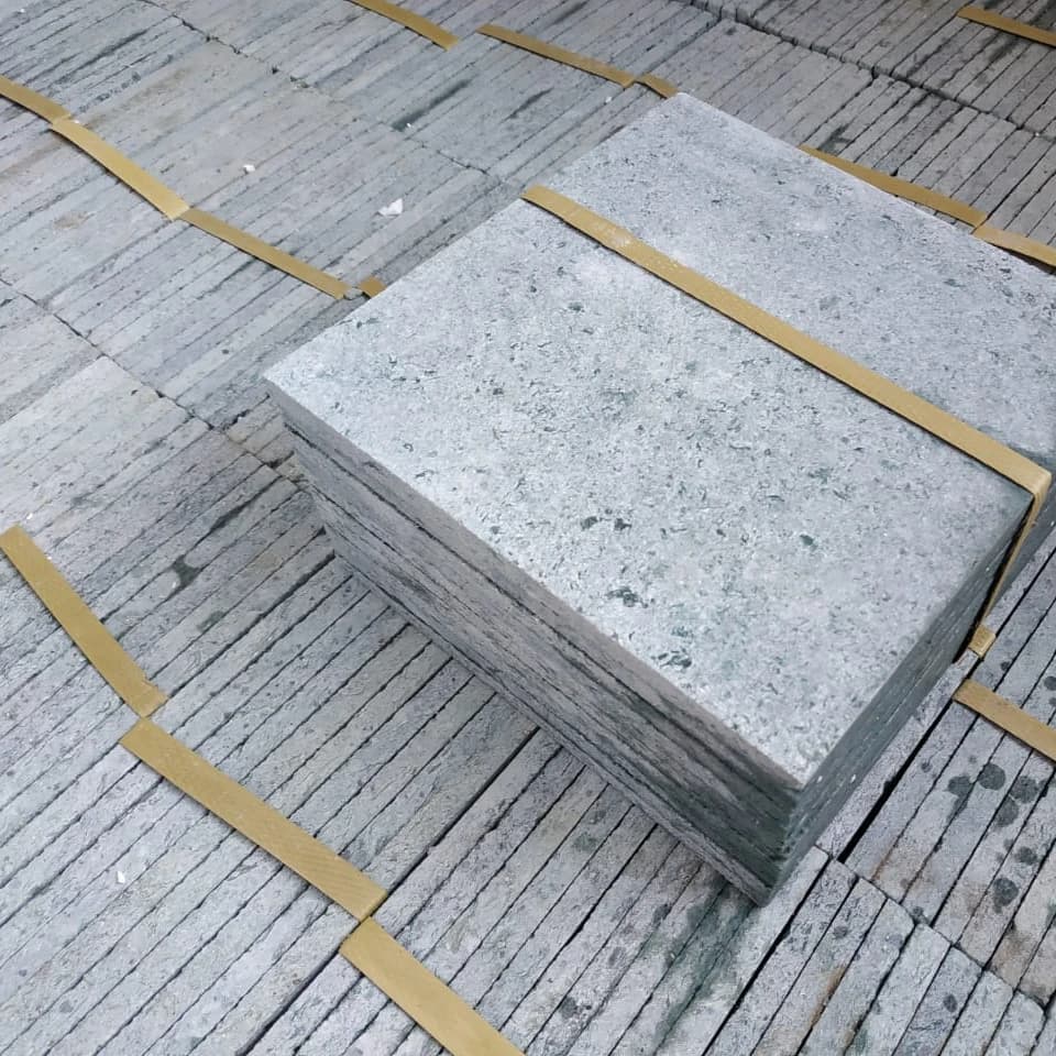 PIERRE DE BALI — image 4/4