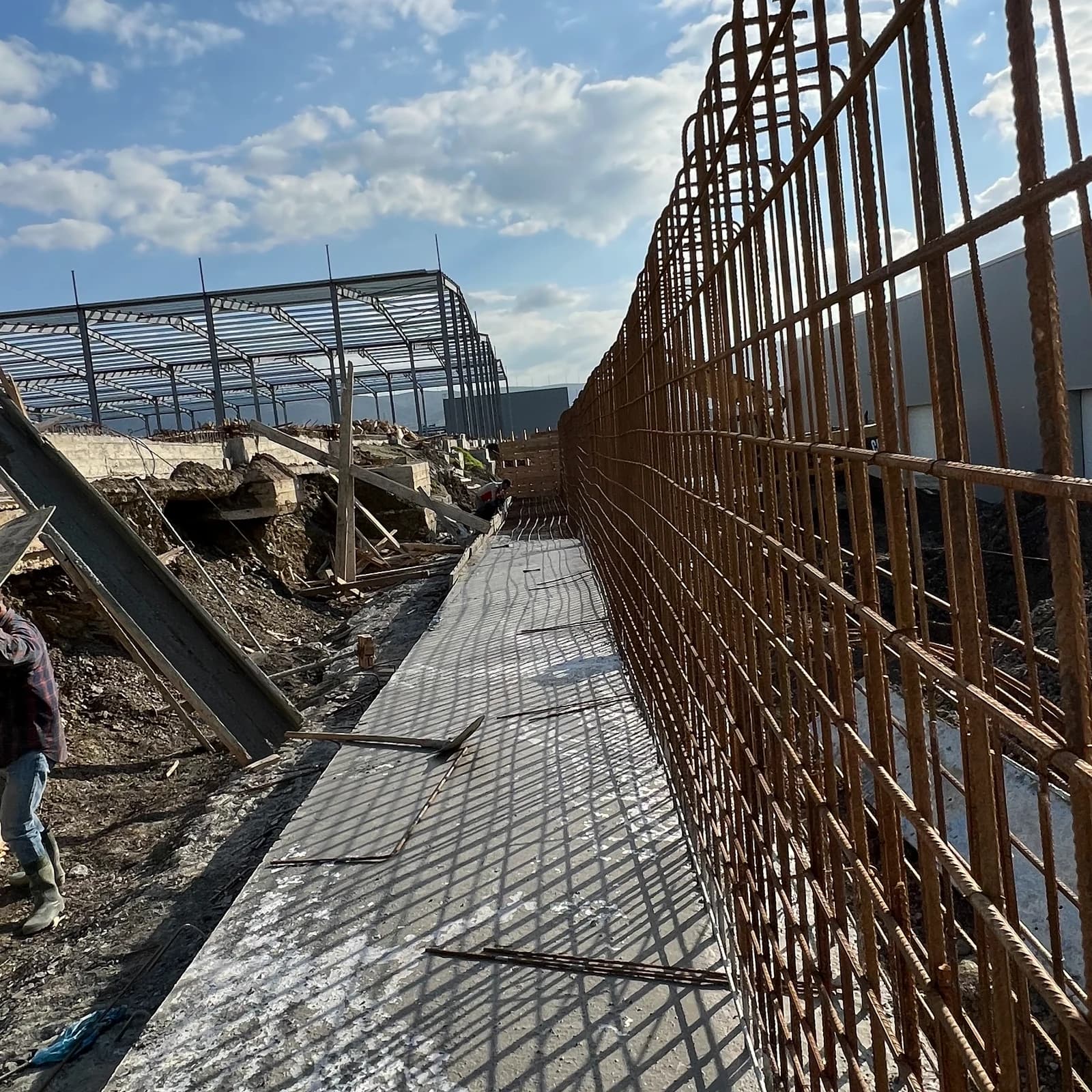 Construction d'un mur de soutènement-  — photo 2/4