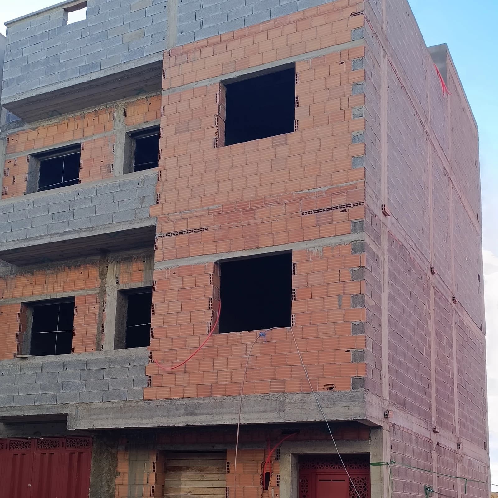 Construction d'un R+2 — photo 2/3