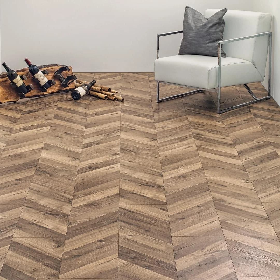 Parquet Stratifié Kaindl HERRINGBONE — image 6/6