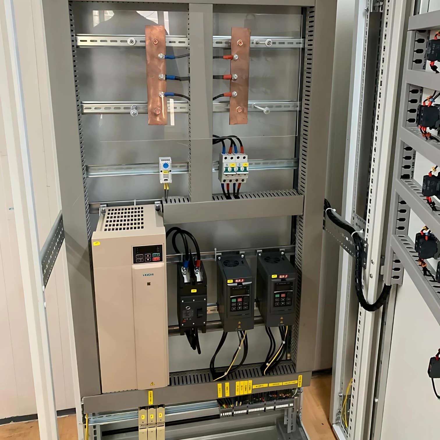 Réalisation d’Armoires Électriques — photo 3/4