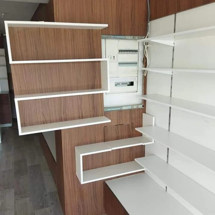 PHARMACIE — photo 2/2