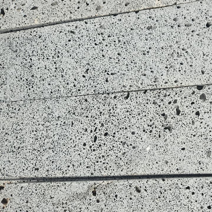 Pierre Volcanique — image 2/4