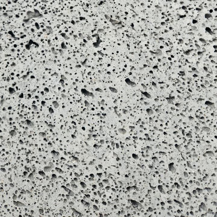Pierre Volcanique — image 3/4