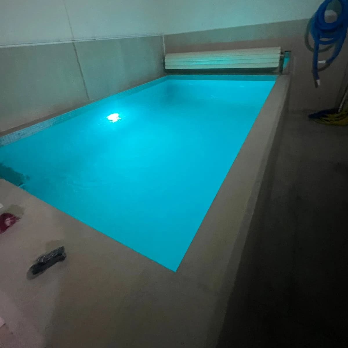 CONSTRUCTION D'U PISCINE SEMI-ENTERREE — photo 3/4