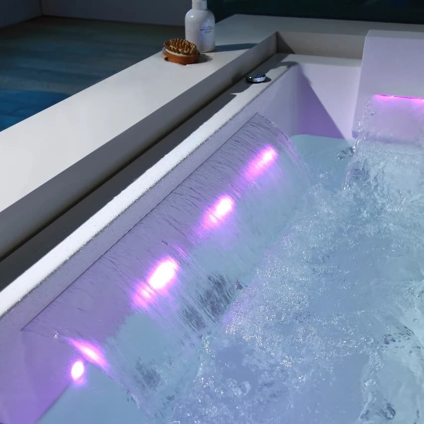 Baignoire hydromassage — image 2/4 Baignoire hydromassage — image 2/4