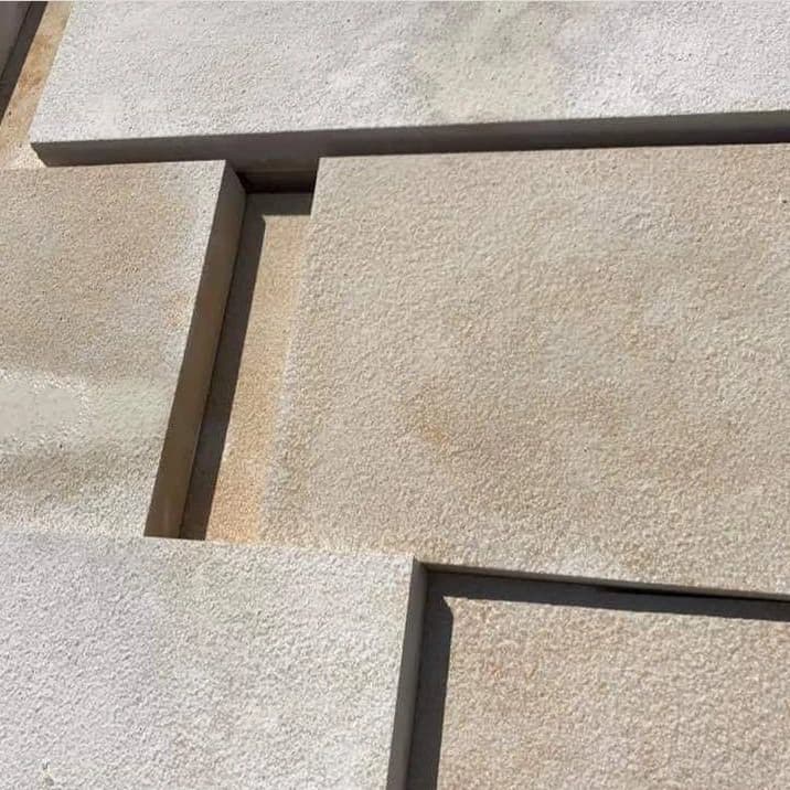 Pierre Taza Beige Bouchardé Pierre Taza Beige Bouchardé