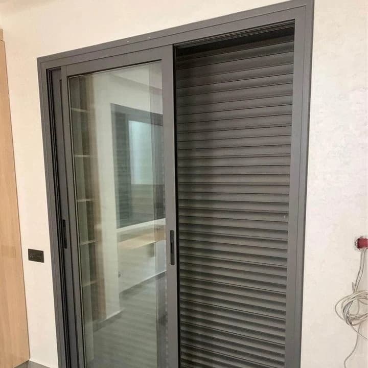Porte coulissante en aluminium Porte coulissante en aluminium