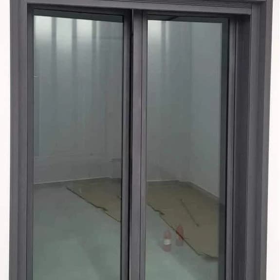 Porte coulissante en aluminium — photo 4/4 Porte coulissante en aluminium — photo 4/4