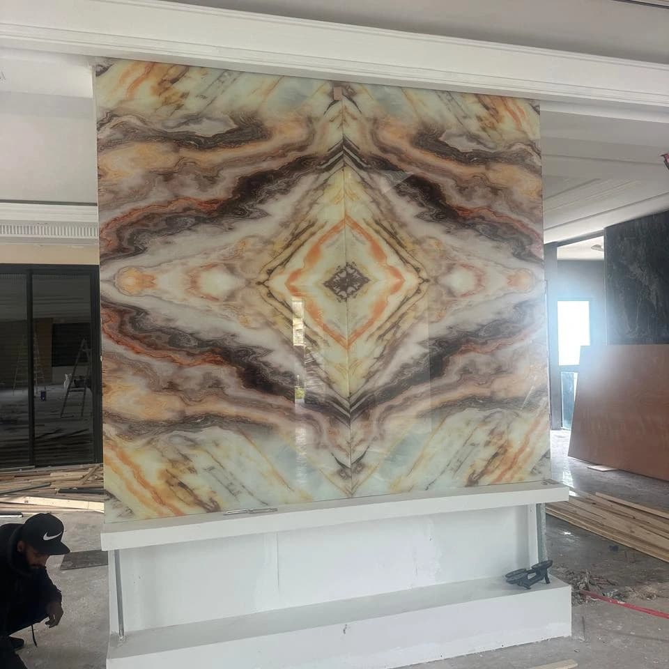 Installation de Cheminée en Onyx — photo 3/3 Installation de Cheminée en Onyx — photo 3/3