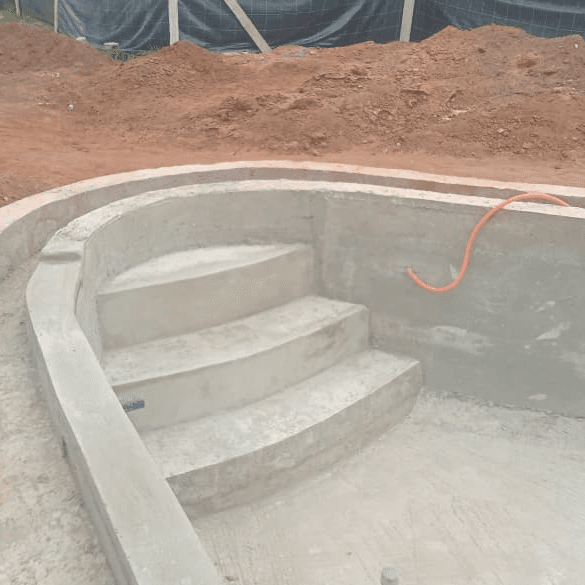 construction Piscine — photo 4/5 construction Piscine — photo 4/5