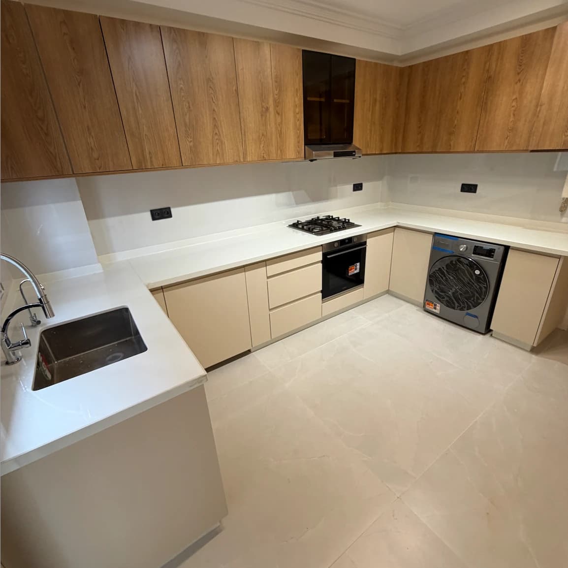 Cuisines modernes sur mesure — photo 3/6 Cuisines modernes sur mesure — photo 3/6